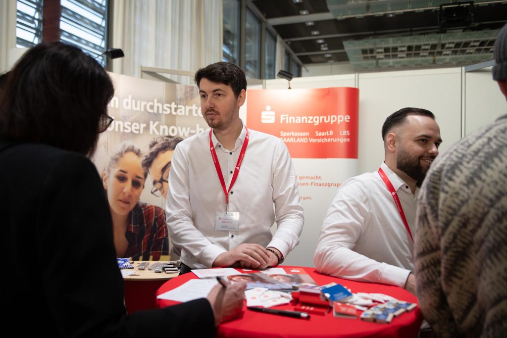 Am Stand der Sparkassen